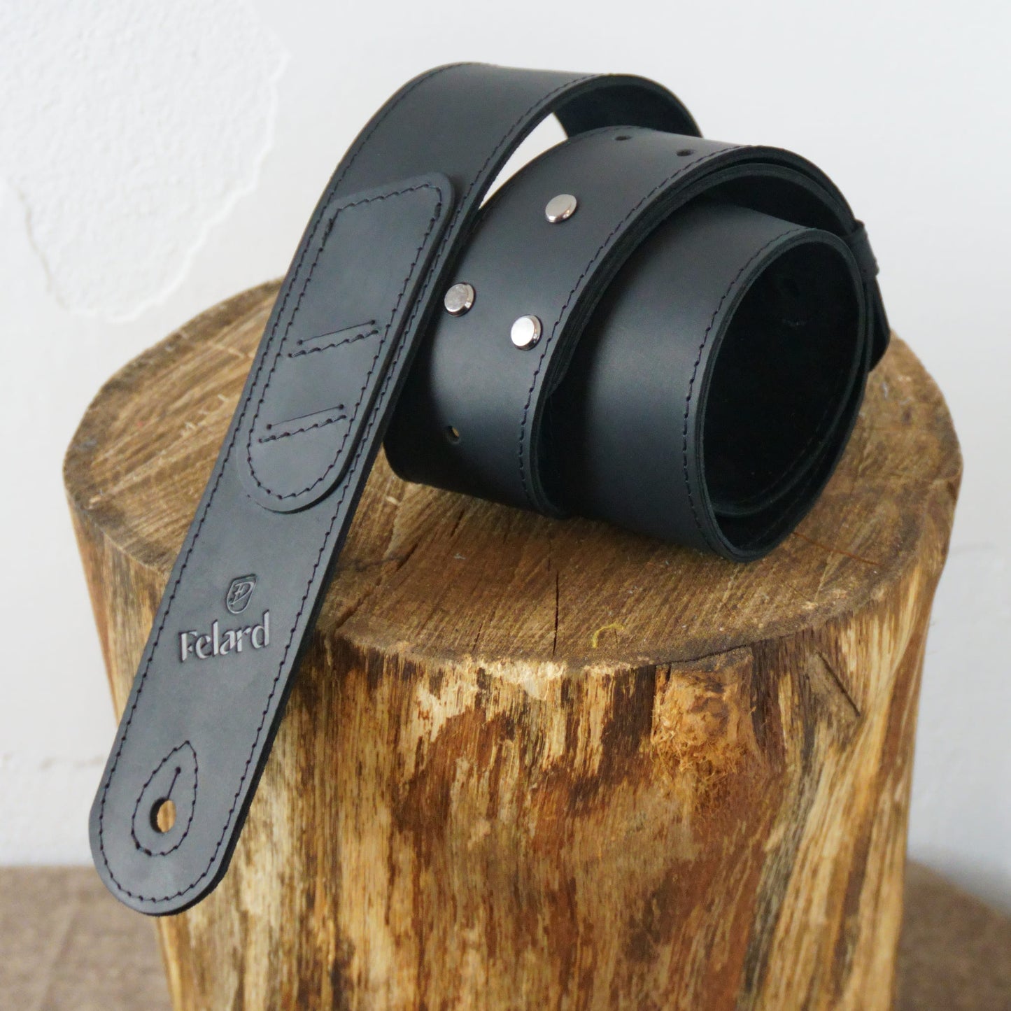 Stylish leather guitar strap for live performances