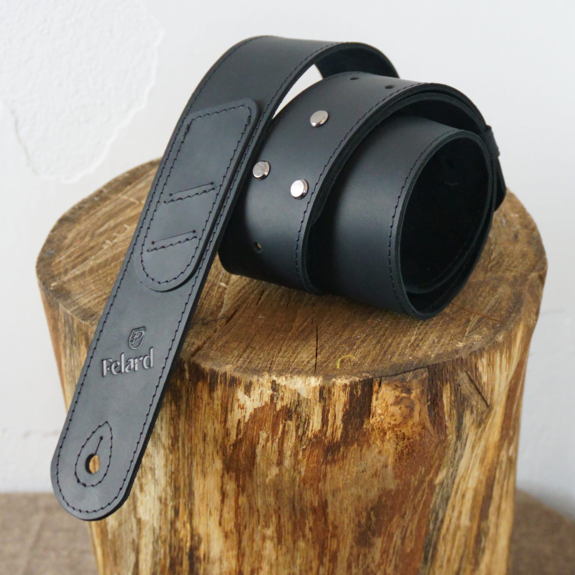 Stylish leather guitar strap for live performances